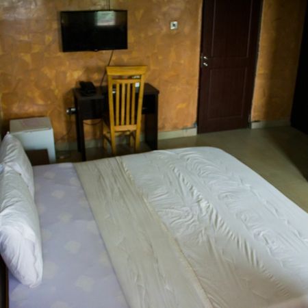 Glasshouse Hotel And Suites Lagos Exterior foto